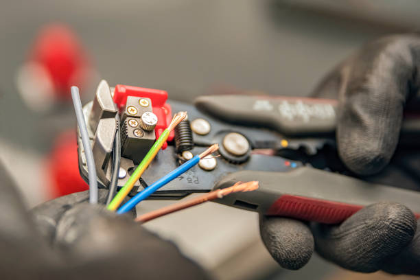 Best Emergency Electrical Repair  in Honaunau Napoopoo, HI